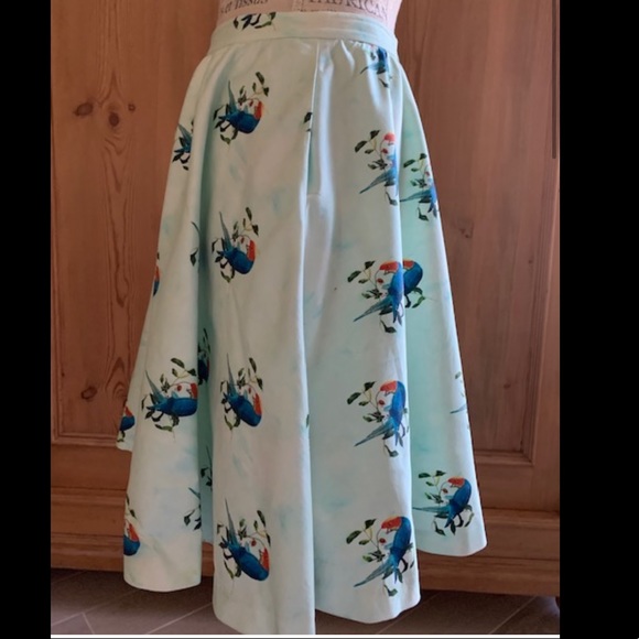 Alice + Olivia watercolor parrot print skirt (with pockets) - Picture 2 of 9